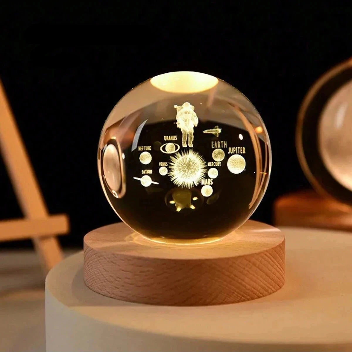 Kristallkula – 3D lasergraverad galax med lysande LED-display