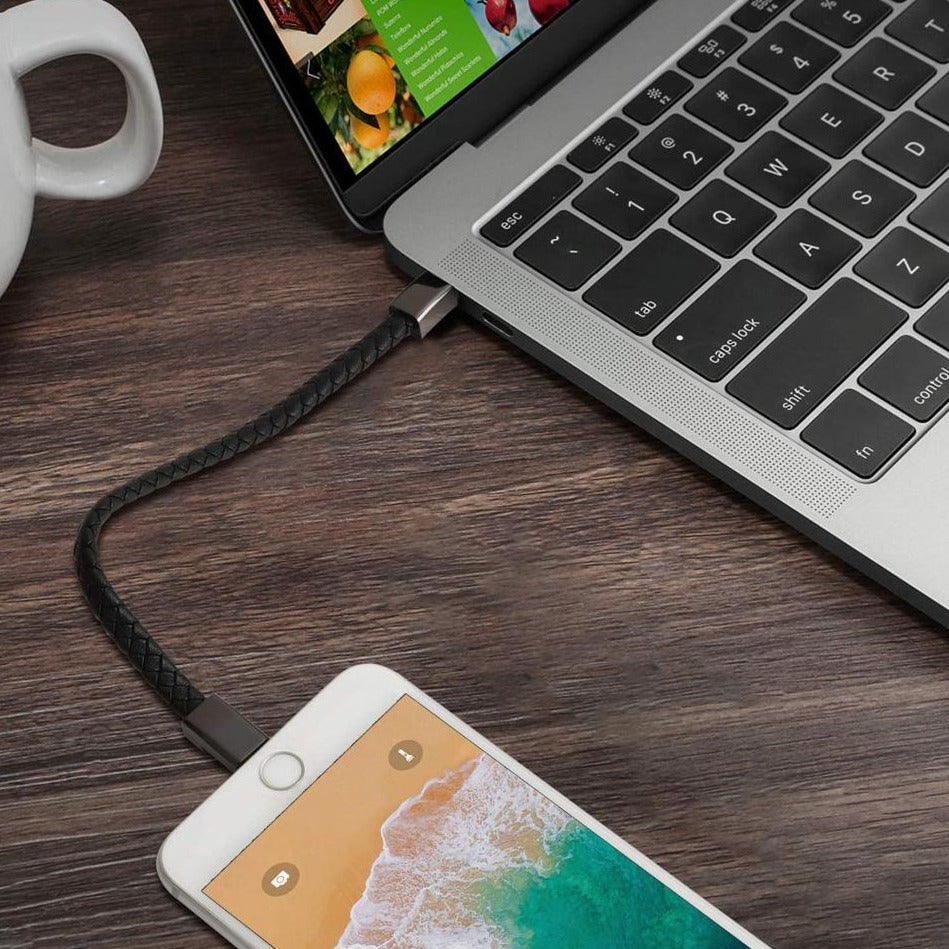 Bärbart läderarmbandsladdare med USB