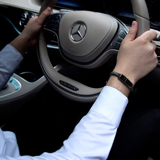 Bärbart läderarmbandsladdare med USB